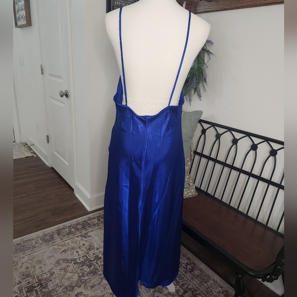 Vintage Royal blue lingerie slip - Picture 4 of 6